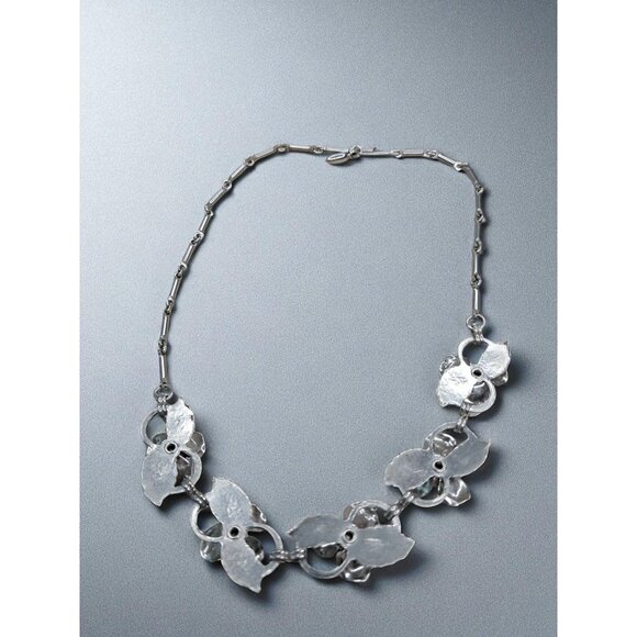 Vintage 1950s Silver Tone Floral Necklace & Bracelet Set with Green Glass Rhines - Picture 5 of 8